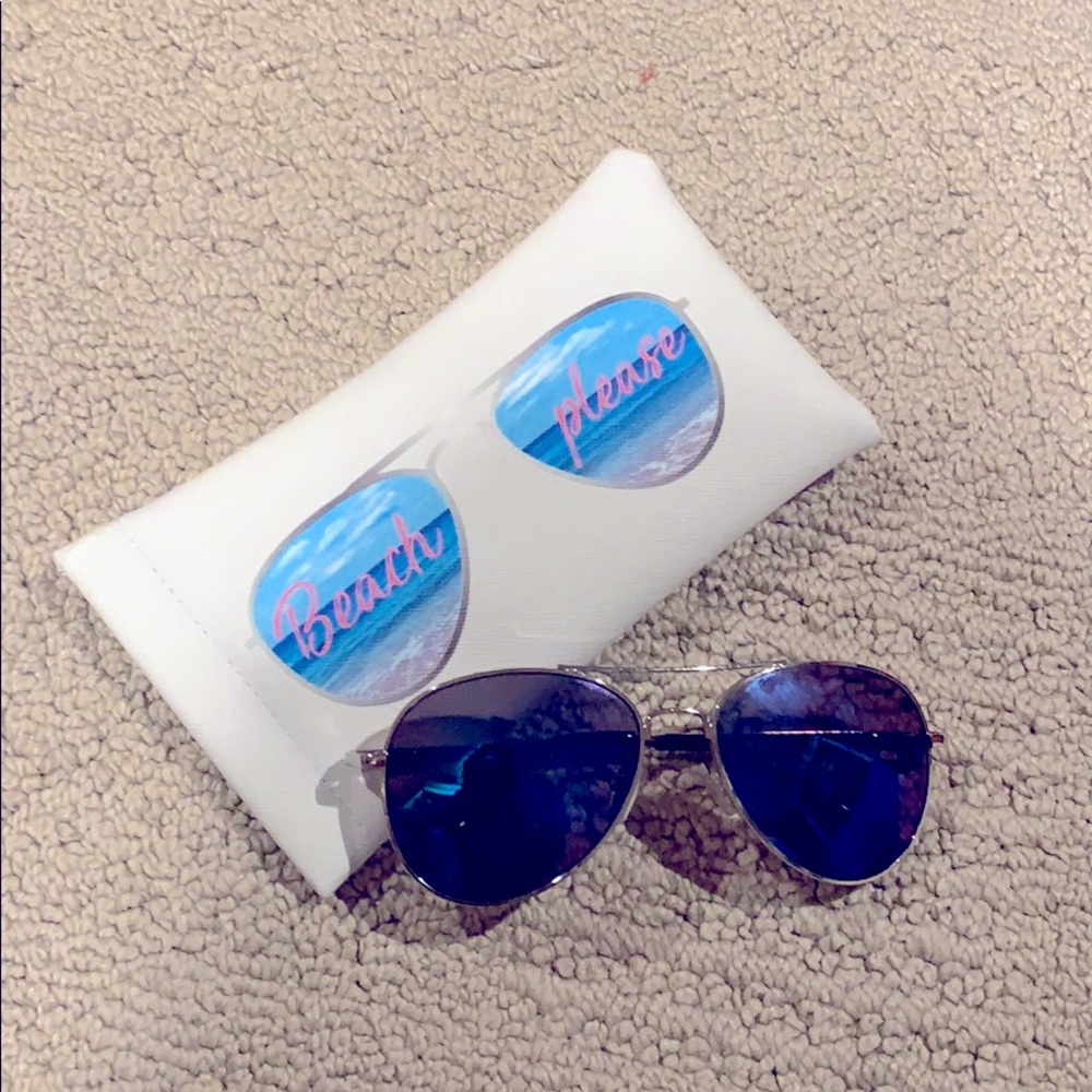Aviator sunglasses WITH CASE!
